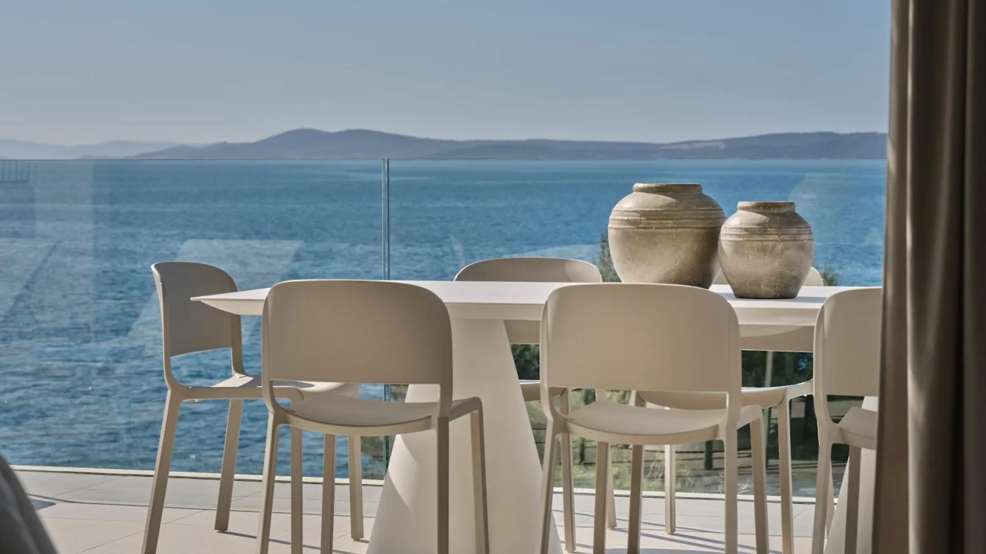 Villa A'More - Seafront Retreat Trogir Kroatië