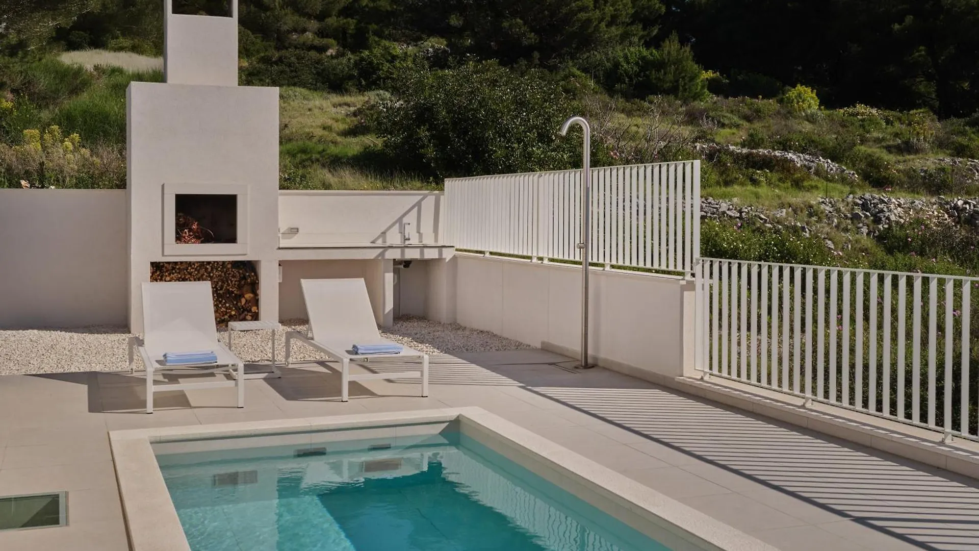 Villa A'More - Seafront Retreat Trogir