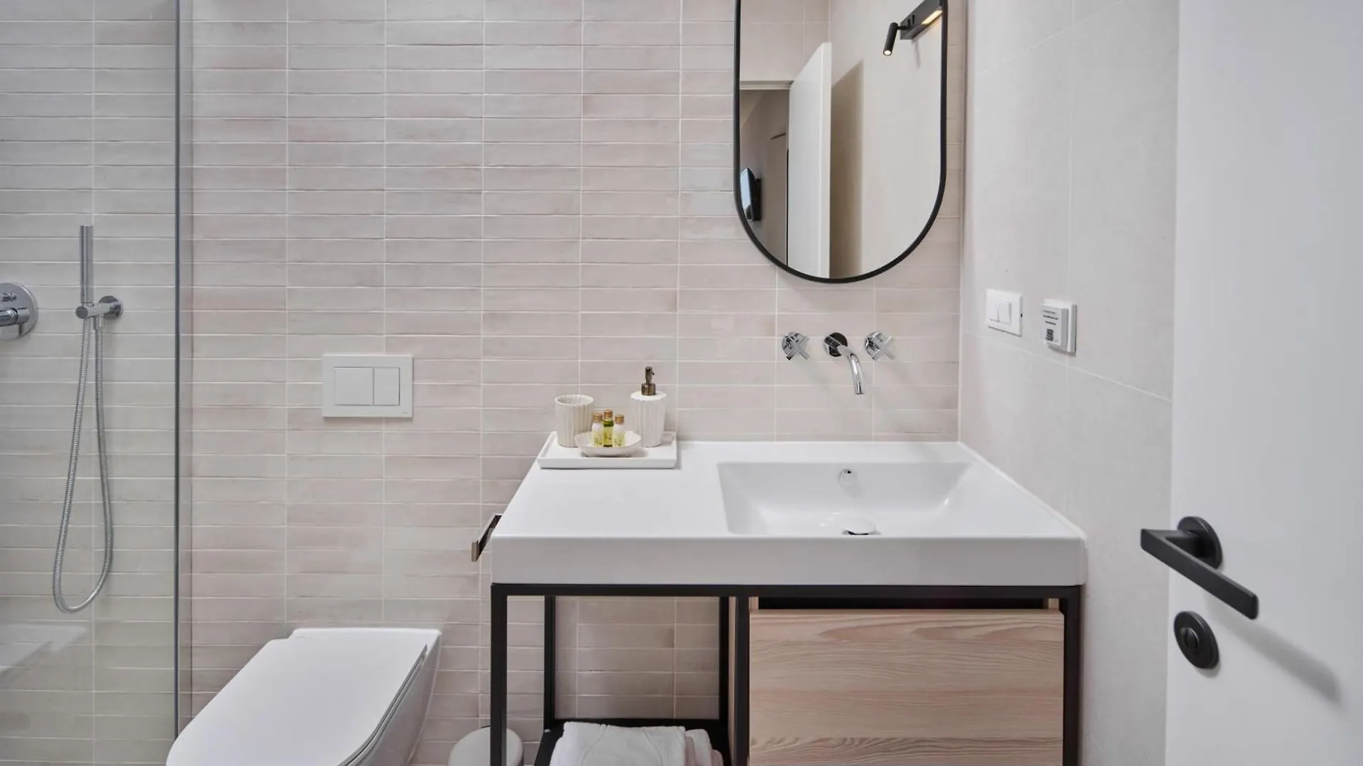Villa A'More - Seafront Retreat Trogir