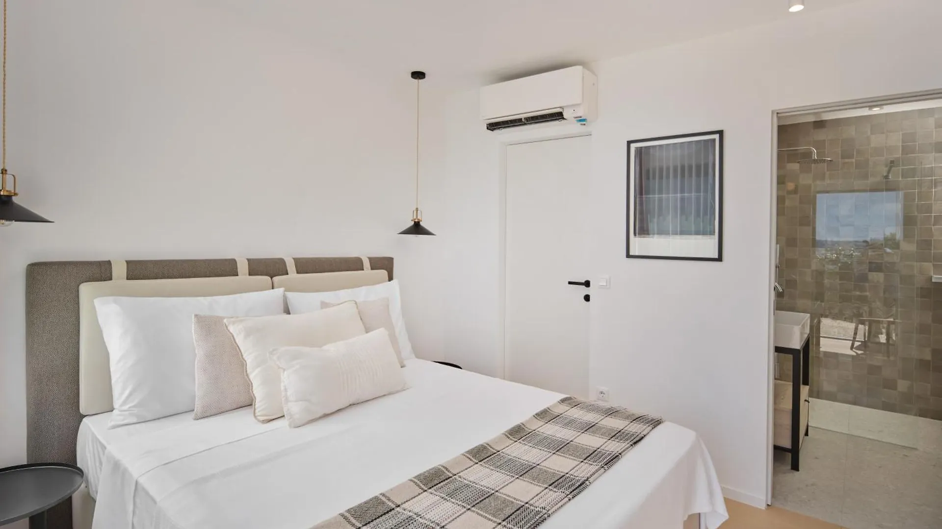 Villa A'More - Seafront Retreat Trogir