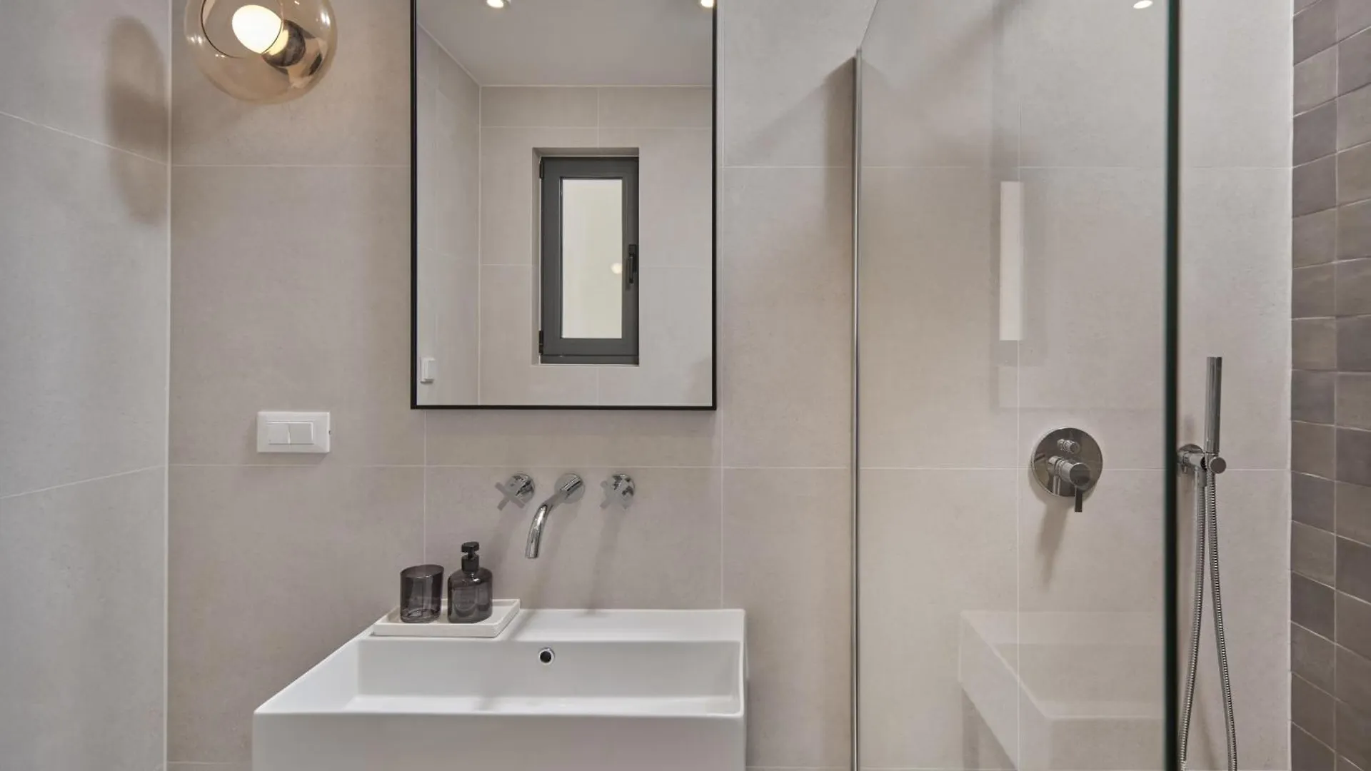 Villa A'More - Seafront Retreat Trogir Kroatien