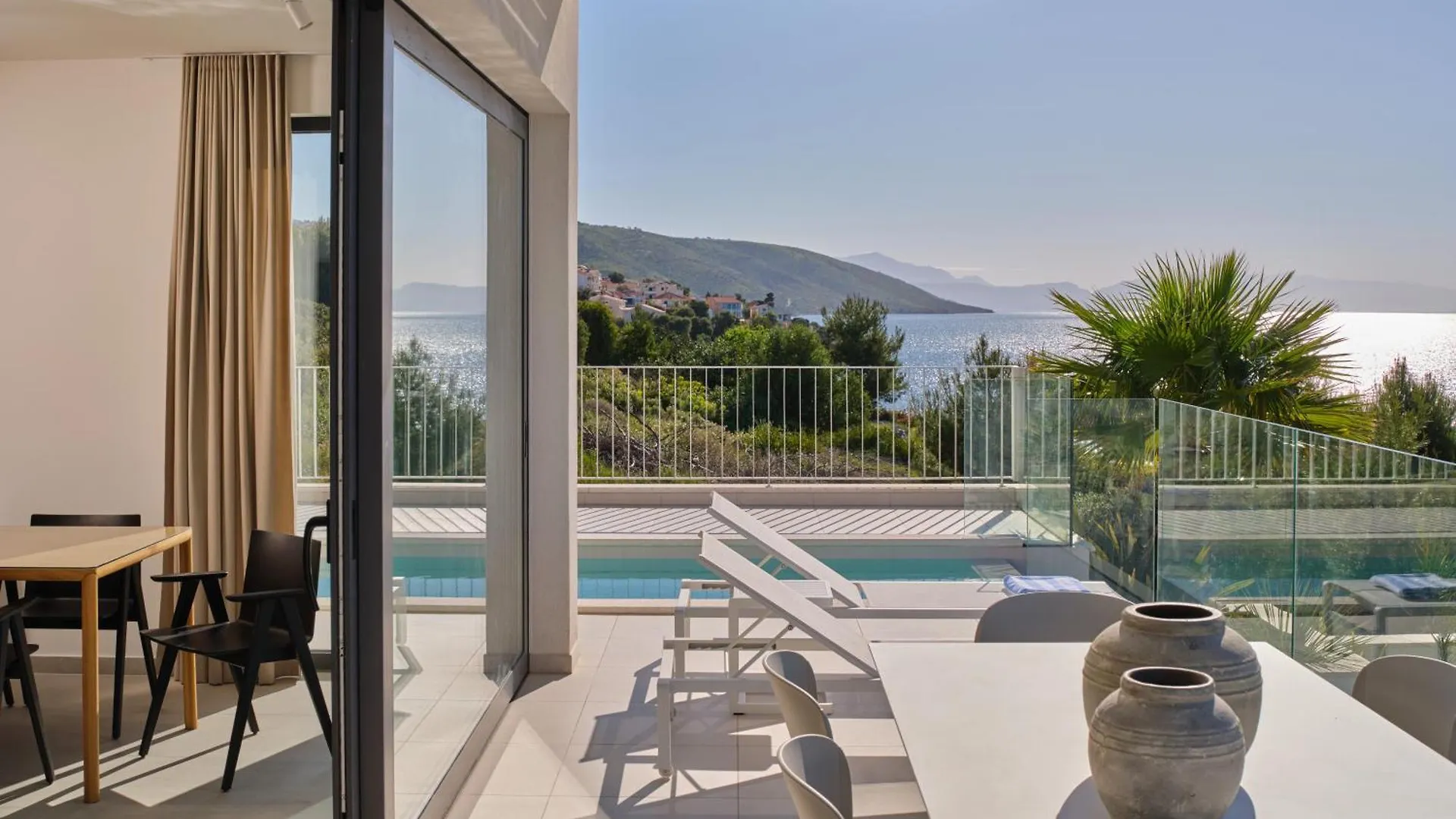 Villa A'More - Seafront Retreat Trogir