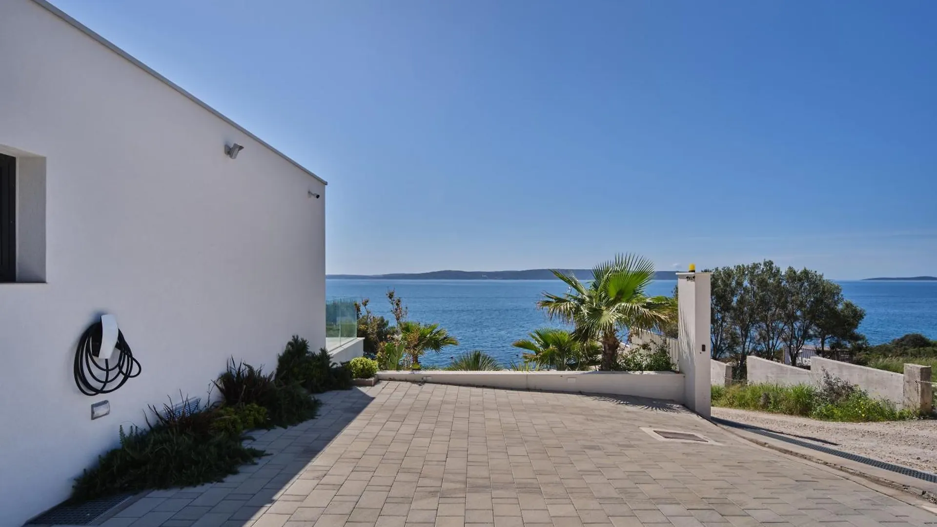 Villa A'More - Seafront Retreat Trogir