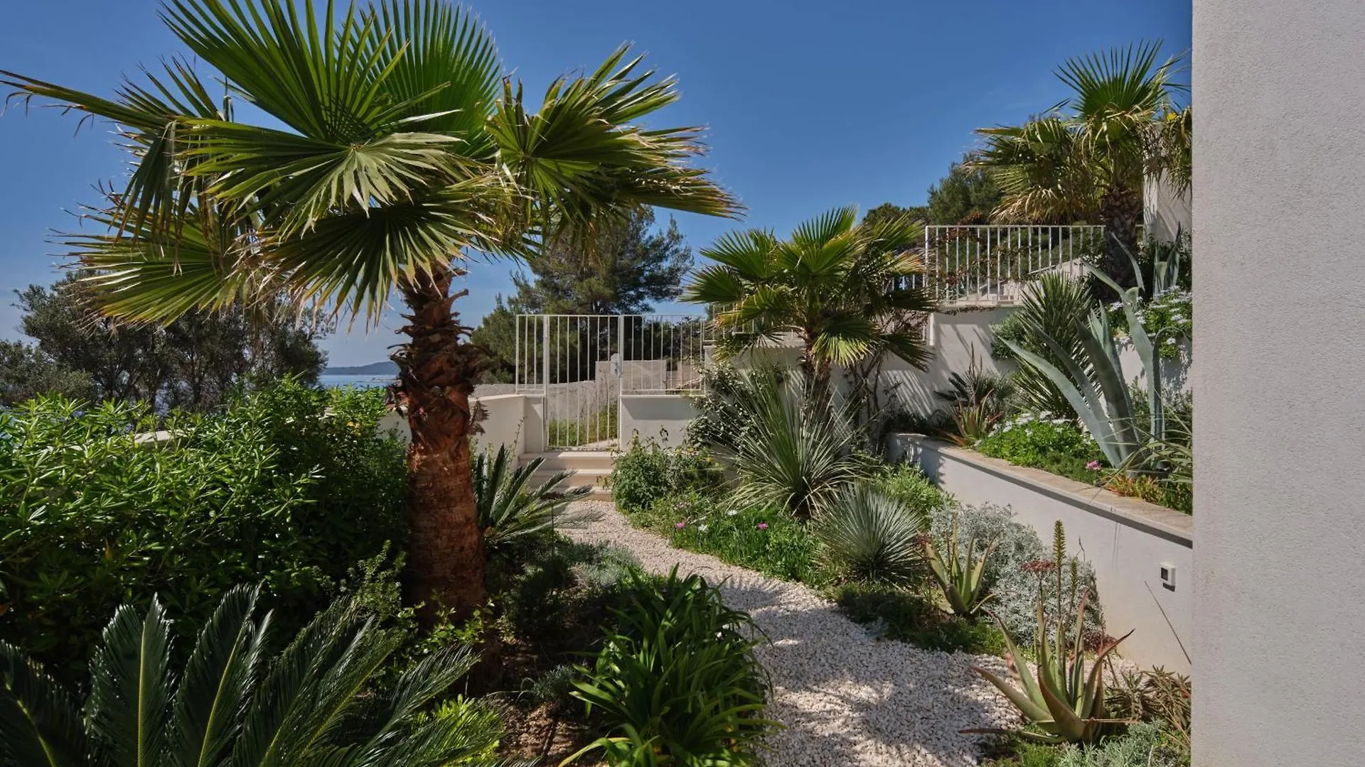Villa A'More - Seafront Retreat Trogir Kroatien