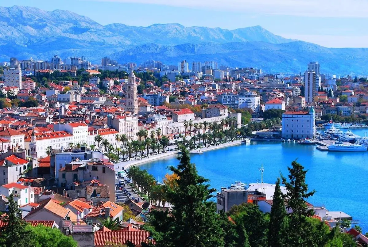Villa A'More - Seafront Retreat Trogir