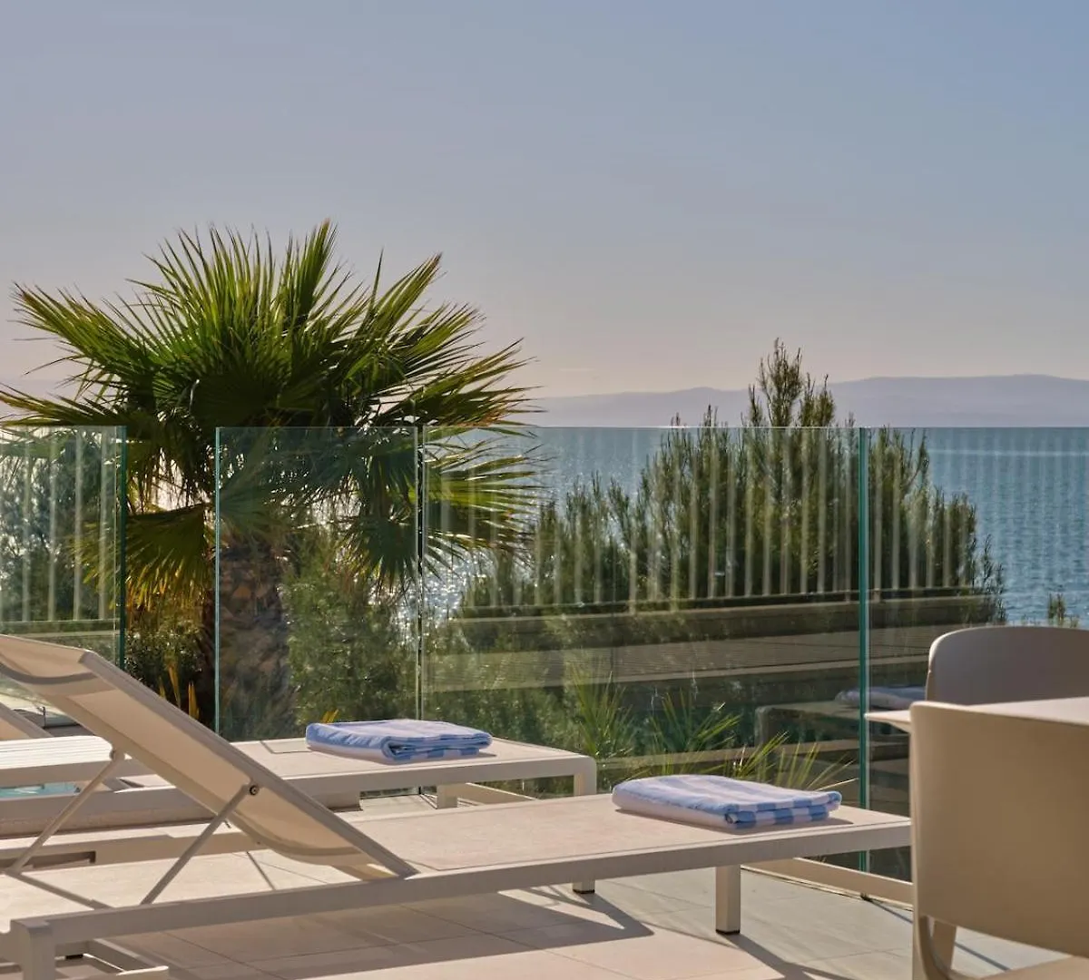Villa A'More - Seafront Retreat Trogir